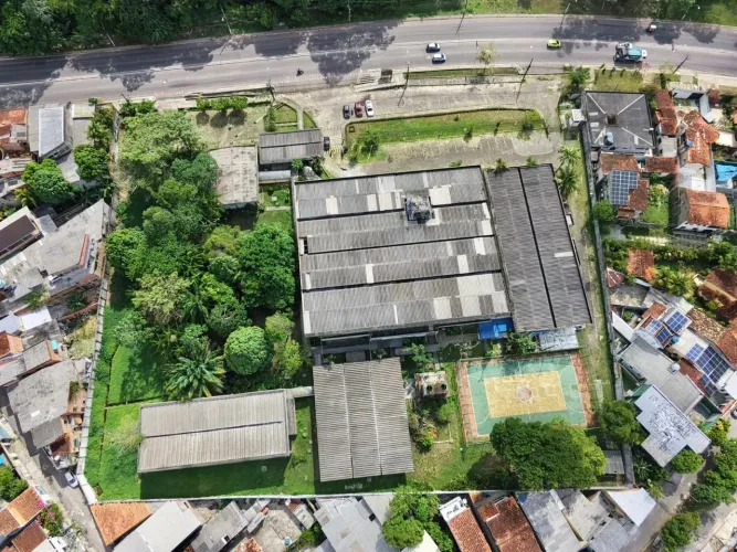 Área comercial à venda na Av. Perimetral com 12.000m2 por 22 Milhões