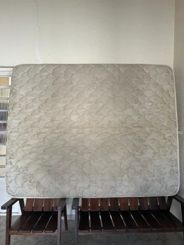 Cama Box queem com colchão