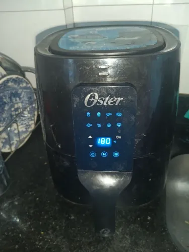 Air Fryer Oster, 3,3l , 1300 W, usado, promoção