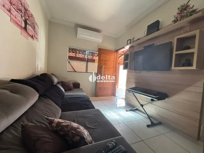 Casa residencial com 2 quartos disponível para venda no bairro Cidade Jardim em Uberlândia