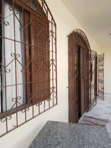 Casa com 3/4, suíte, Varandão, garagem, boa estrutura, próximo a Dorival Caymmi!!!