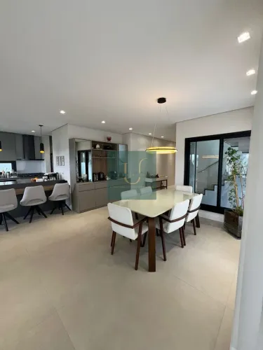 Casa em condomínio com 4 suítes, 4 vagas, Granja Anita