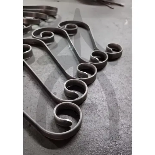 Arabescos de ferro para portão, grades e decoração artesanal 