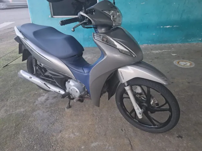 **HONDA BIZ 125 -2021 PRATA - SEGUNDO DONO - ÓTIMO ESTADO**