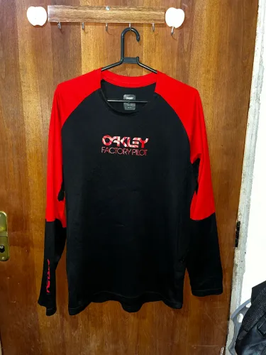 Oakley Factory Pilot vermelha