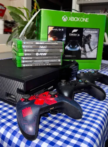 Xbox one + 3 controles sem fio + 7 jogos
