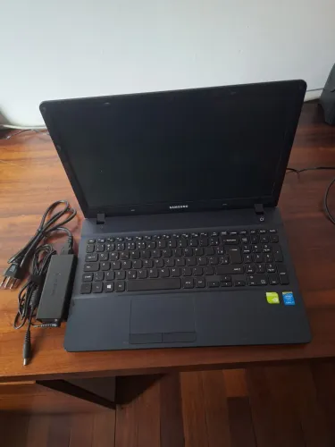 Notebook Samsung Intel Core I7 5500- 2.4 GHz 8GB