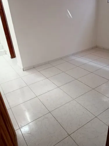 Alugo casa em cima