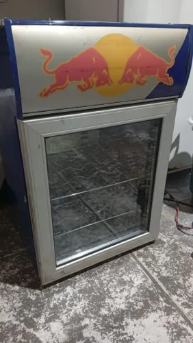 Frigobar Red Bull 220v (entrego)