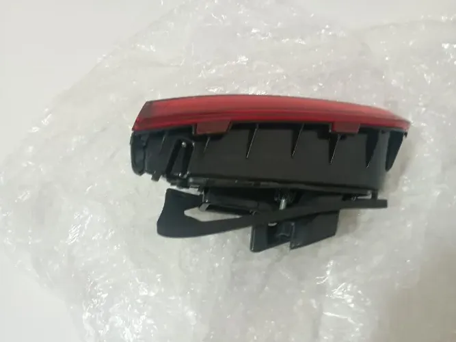 Lanterna Traseira Golf 2015 A 2017 Led Porta Malas Lado Direito