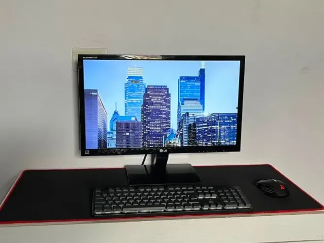 Monitor LG Flatron E2360V 24" HDMI - Excelente Estado