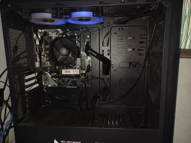 PC Desktop AMD Ryzen 3 3200G | 16GB RAM | SSD NVMe | Fonte 650W TecLab
