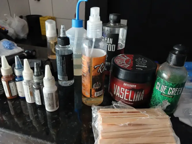 Oportunidade pra quem quer iniciar como tatuador, ou pra quem ja é:kit completo ,