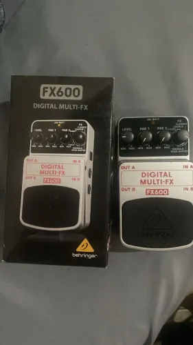 Behringer FX600