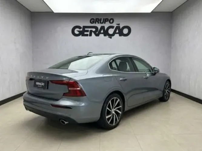Volvo S60 T-4 Momentum 2.0 190cv 4P 2020