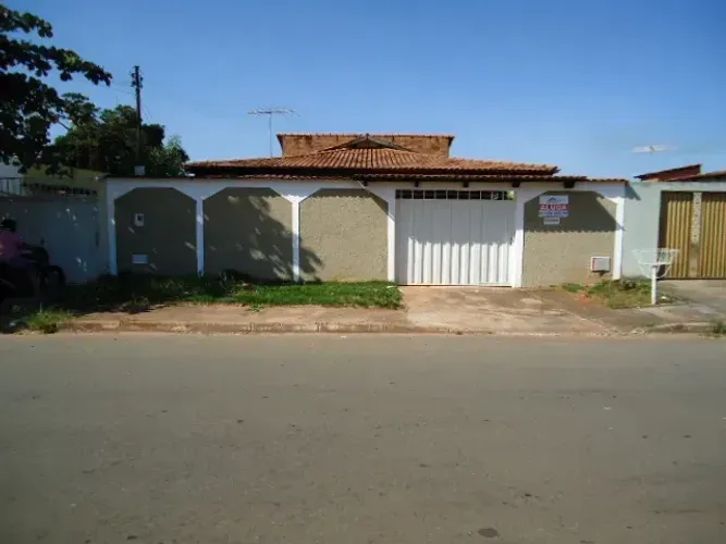 CASA DE 4 QUARTOS/ PARA ALUGUEL NO JARDIM LUZ | APARECIDA DE GOIÂNIA