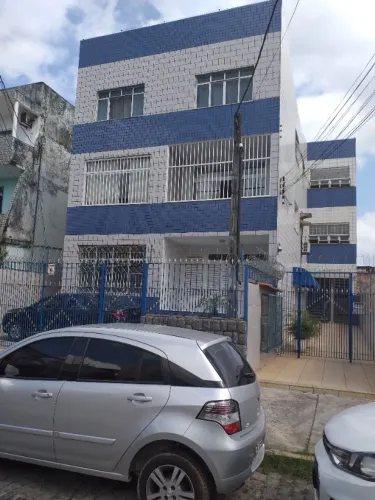 Aluga-se apartamento 2 quartos em Roma na Cidade Baixa.