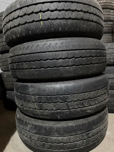 Pneus 195/70/15  marca Pirelli carga 