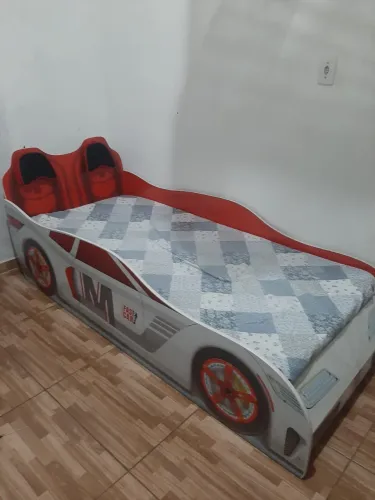 Cama infantil (não acompanha o colchão)