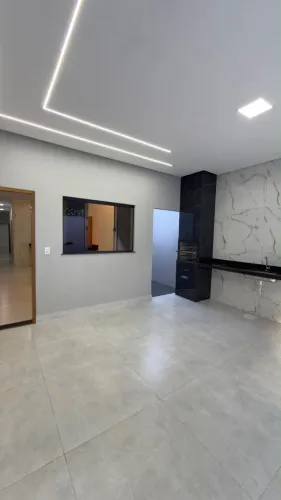 Casa, 3 quartos, 1 suíte, 99 m², 2 vagas no Jardim Flor de Liz em Anápolis