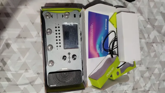 Pedaleira Mooer GE1000