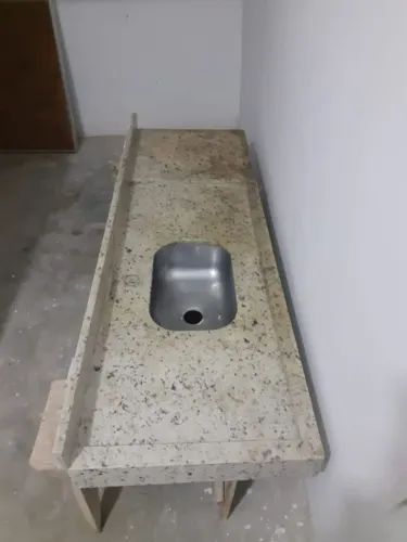 Pia de granito com cuba inox para cozinha