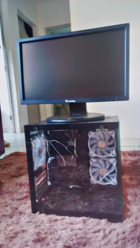 Gabinete + monitor