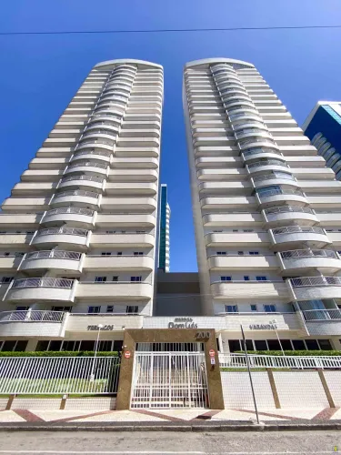 Apartamento com 2 suítes e varanda no Meireles