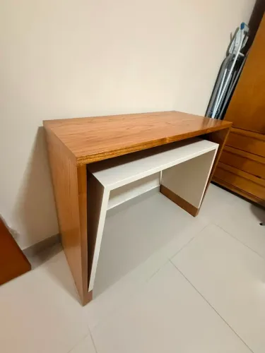 Aparador de madeira moderno 
