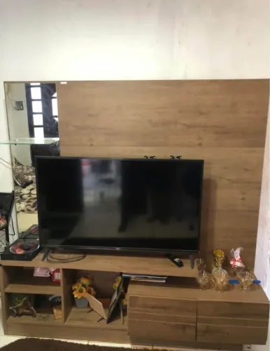 Vendo estante para tv em perfeita estado 