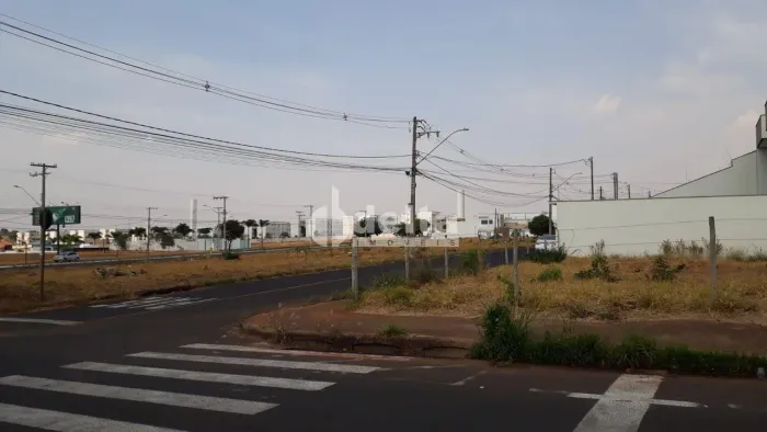 Terreno disponível para locação no bairro Alto Umuarama em Uberlândia-MG