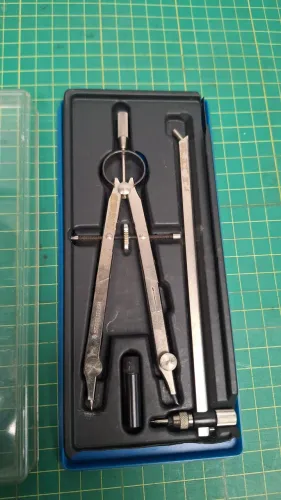 compasso de precisão profissional da marca Staedtler 