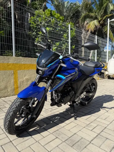 Vendo FZ25 com apenas 146km