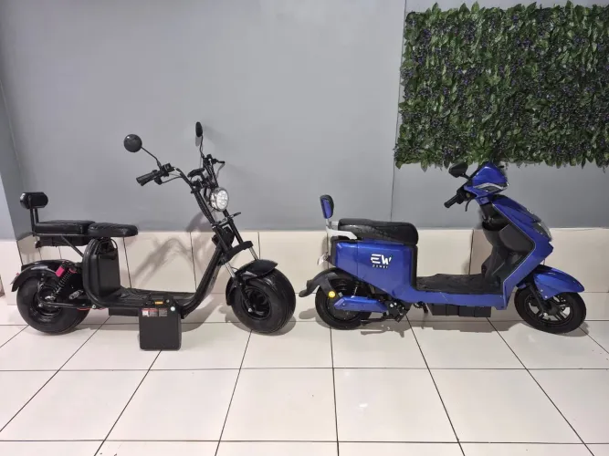 Vendo Scooter Elétrica X8 de 3000w semi nova com Bateria reserva e EW Azul de 1000w R$5500