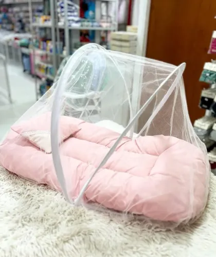Ninho de bebê com mosquiteiro, Novo na embalagem no preçinho