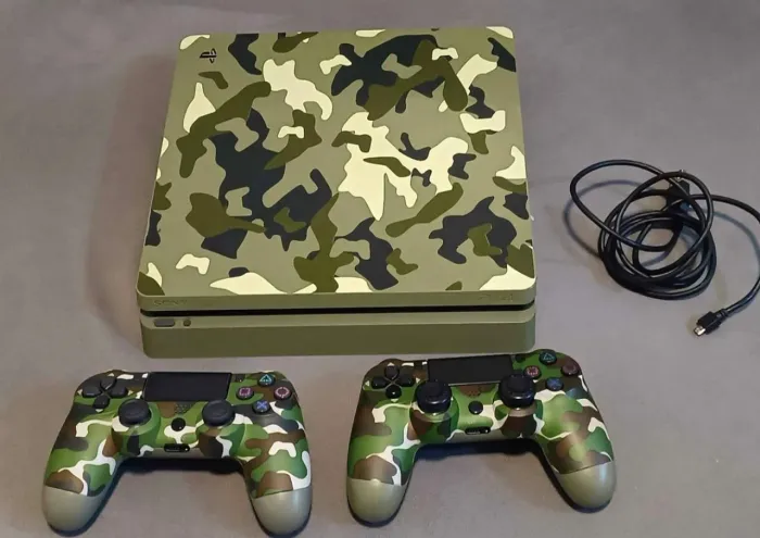 PlayStation 4 em Ótimo Estado + Jogos