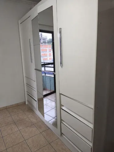 Vendo guarda-roupa