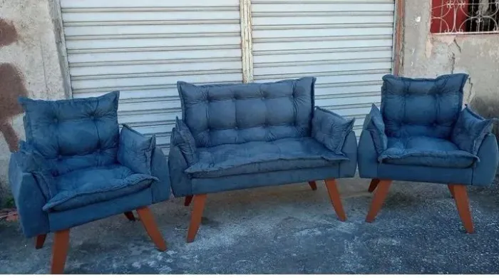 Namoradeira acolchoada + poltronas 