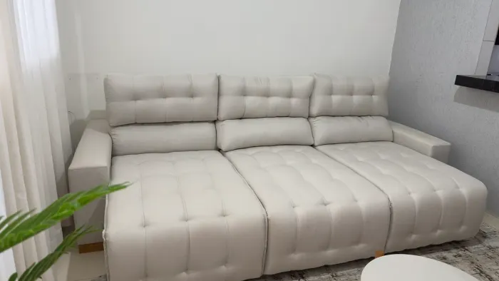 Sofá 3 lugares no linho