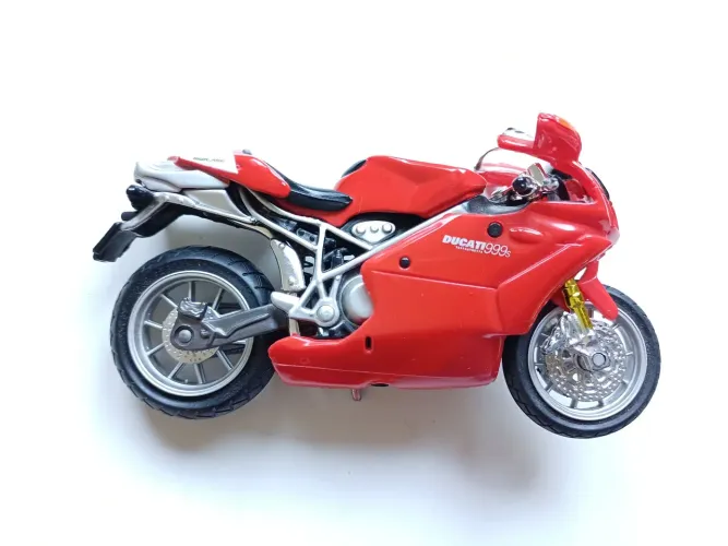 Miniatura da motocicleta Ducati 999S