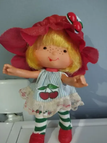 Boneca Moranguinho Cervejinha anos 80 da Estrela 