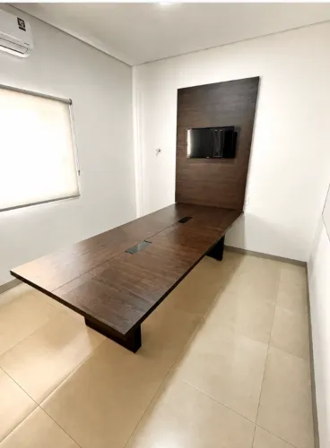 Mesa de Escritório com Painel