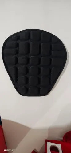 Almofada anti-impacto universal para banco de moto. 