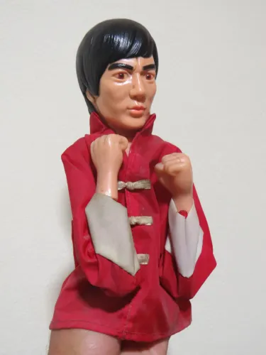 boneco figura antiga e rara Bruce lee