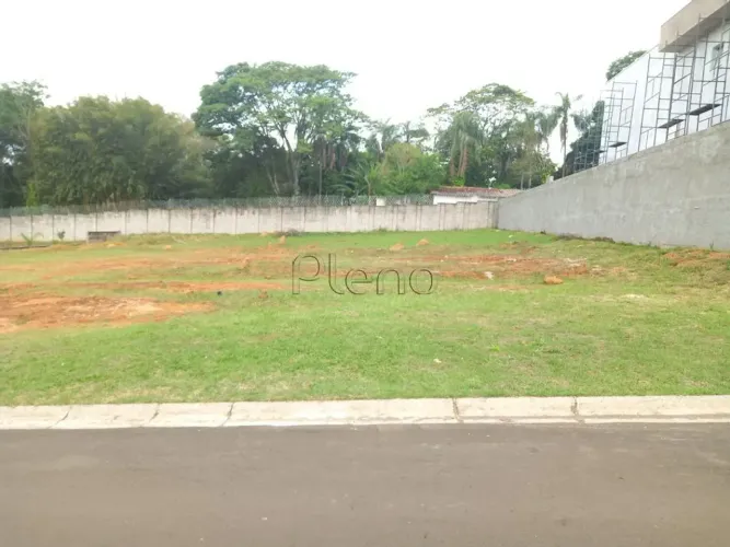 Terreno à Venda no Condomínio Ypê Dourado em Valinhos, no bairro Dois Córregos