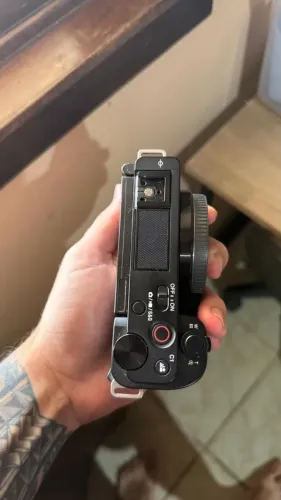 CAMERA SONY ZVE10
