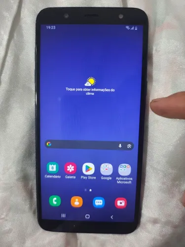 Vendo j8 tá pegando chip mas não dá sinal de rede tá faltando também um dos slote do chip