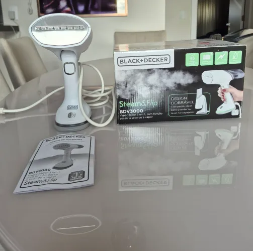 Vaporizador 3 em 1 Black Decker com função passar a seco ou a vapor
