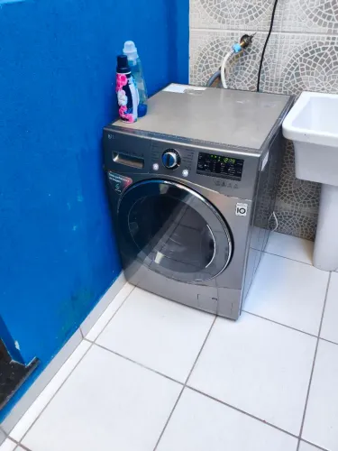 Máquina de lavar roupa e secar LG 11/6 KL