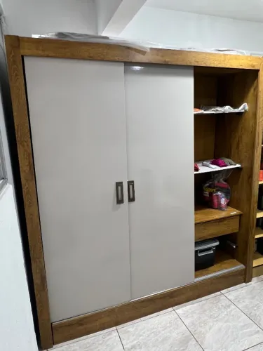 Guarda roupa grande 